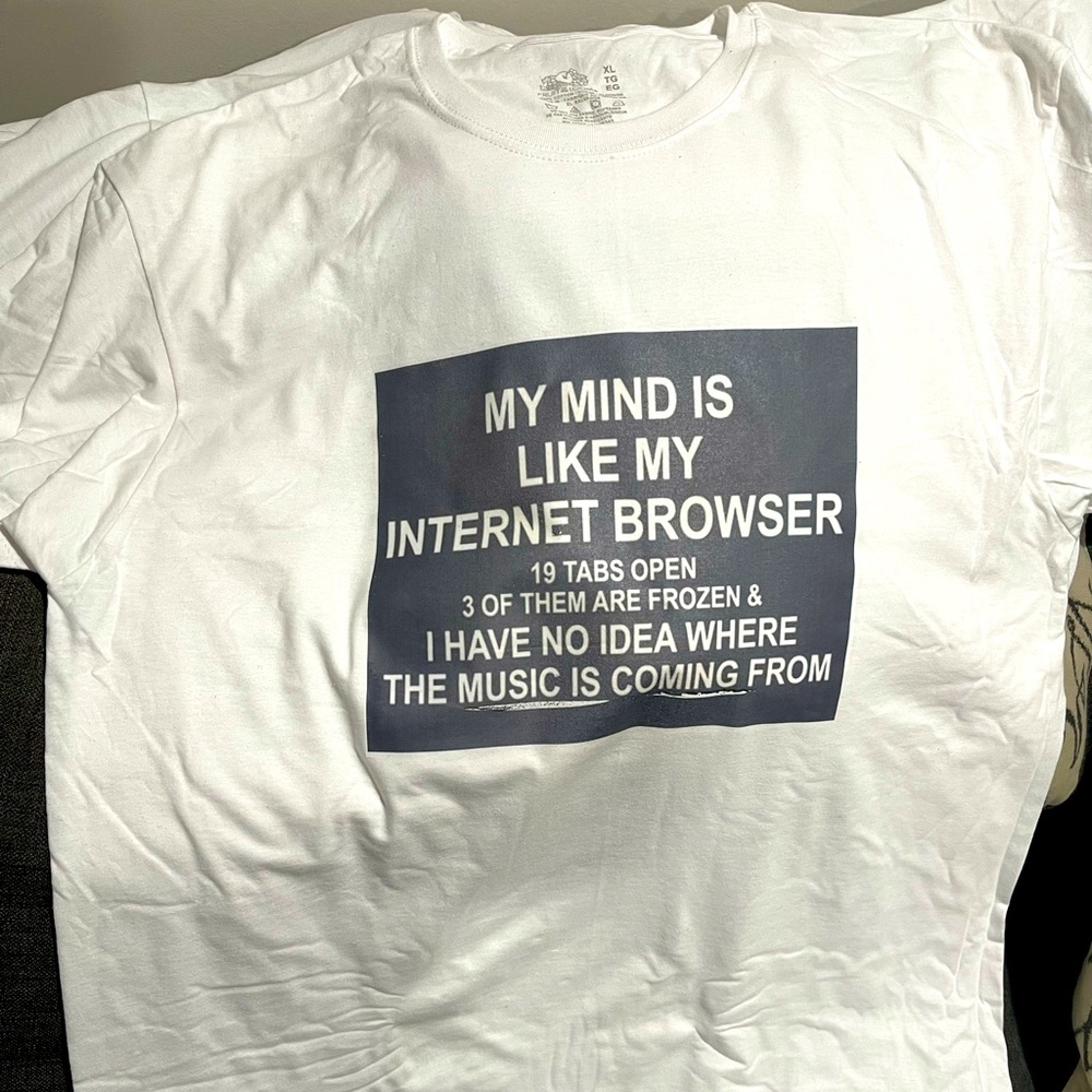 Men’s Xl never Worn Fruit of the Loom shirt with design